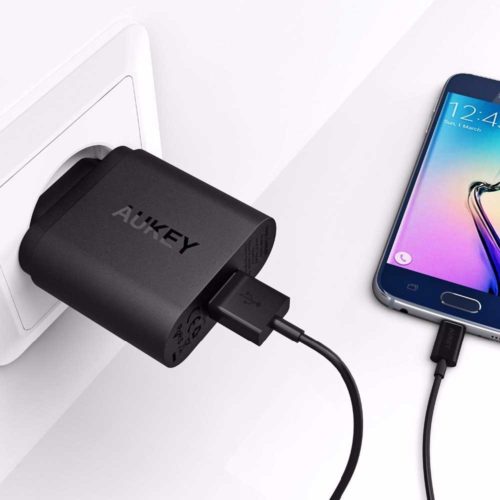 Aukey-Qualcomm-Quick-Charge-3.0-Turbo-Wall-Charger-1